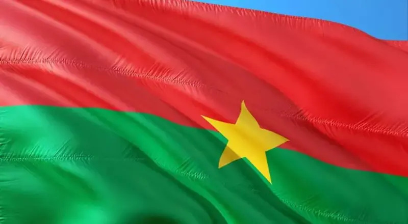 ஆப்பிரிக்க நாட்டில் உள்ள ராணுவம், அப்பாவி பொதுமக்களை பயங்கரவாதிகள் என நினைத்து துப்பாக்கி சூடு நடத்தியது