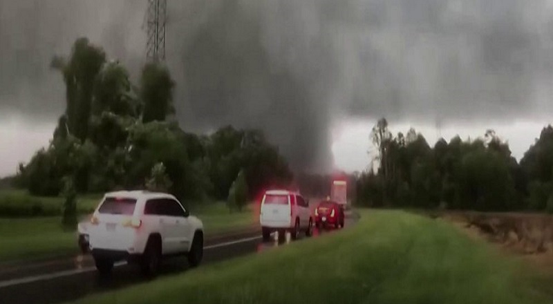 மொக்கா” பாரிய சூறாவளியானது தென்கிழக்கு பங்காளாதேஷ் மற்றும் வடக்கு மியன்மார் கரைகளைக் கடந்துள்ளது.
