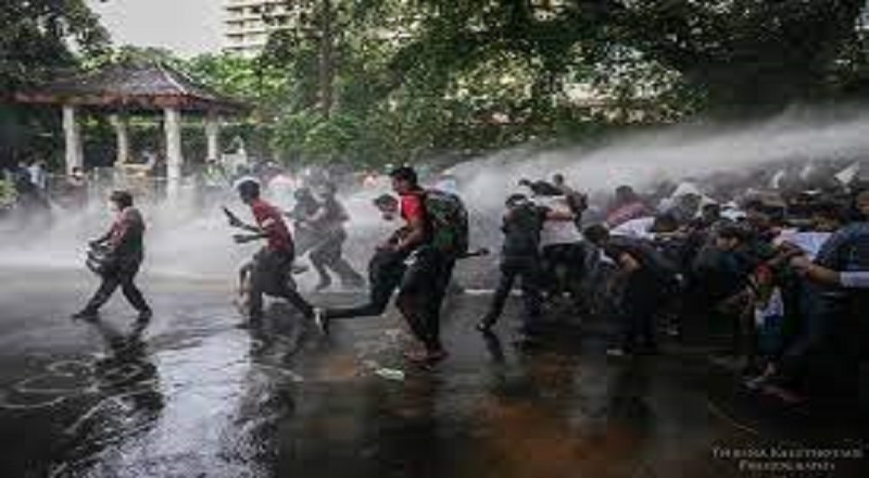 மருத்துவ பீட மாணவர்கள் மீது நீர்த்தாரை பிரயோகம்!