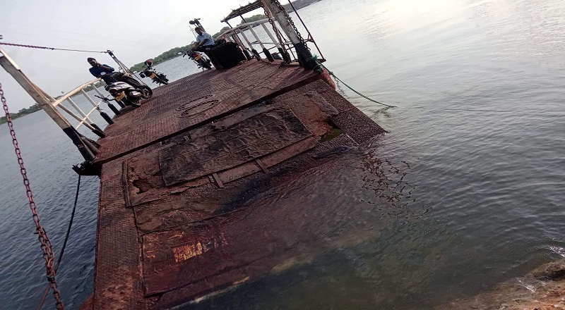 பாதுகாப்பற்ற ஊர்காவற்றுறை காரைநகர் பாதை  இன்று விபத்து