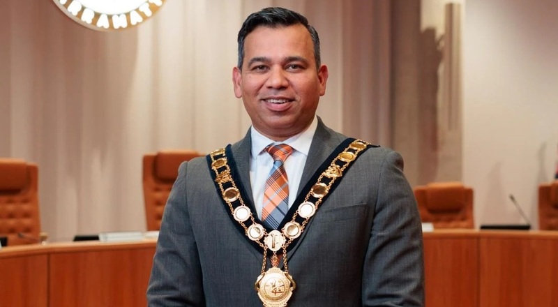 ஆஸ்திரேலியாவின் பரமட்டா நகர மேயராக இந்திய வம்சாவளியைச் சேர்ந்த சமீர் பாண்டே என்பவர் தேர்வு செய்யப்பட்டுள்ளார்.