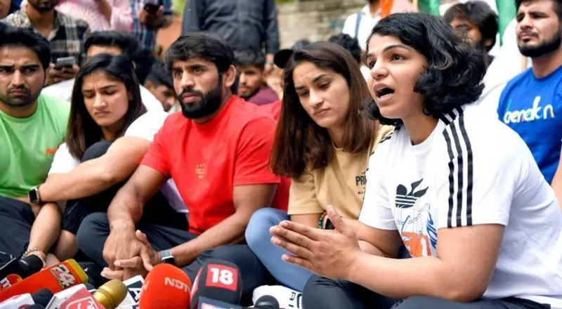 மல்யுத்த வீரர்கள் கைது - உலக மல்யுத்த அமைப்பு கண்டனம்