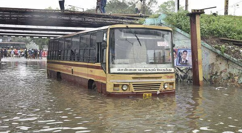 வியாசர்பாடி கணேசபுரம் சுரங்கப்பாதையில் வெள்ளம்!