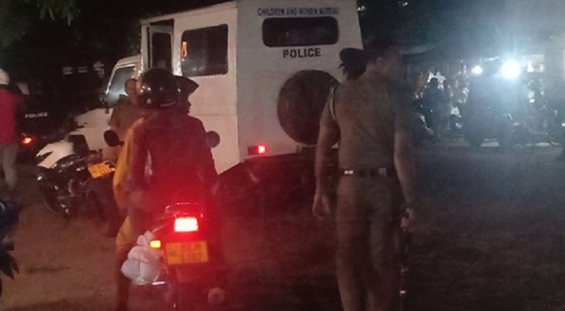 வவுனியாவில் இரு குழுக்களுக்கு இடையில் மோதல் :  ஊடகவியலாளர்களுக்கும் அச்சுறுத்தல்!