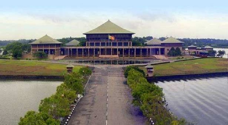 பாராளுமன்ற சிறப்புரிமை மீறல்கள் குறித்து ஆராய விசேட குழுவை நியமிக்க யோசனை!