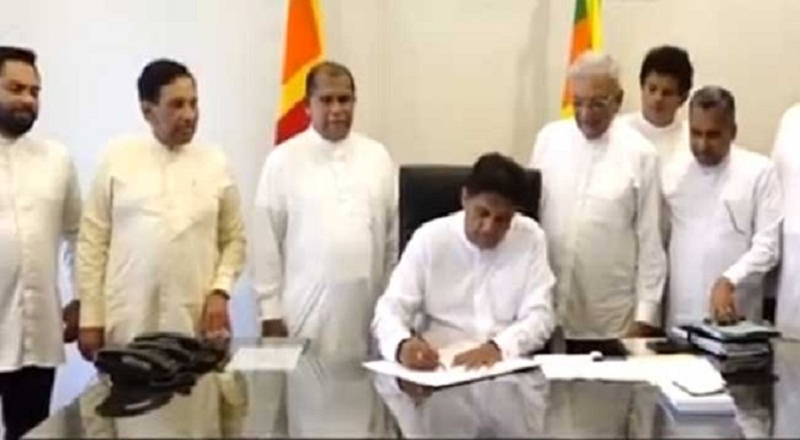 நம்பிக்கையில்லா பிரேரணை : ஆளும் கட்சி உறுப்பினர்களுக்கு சஜித் சவால்!