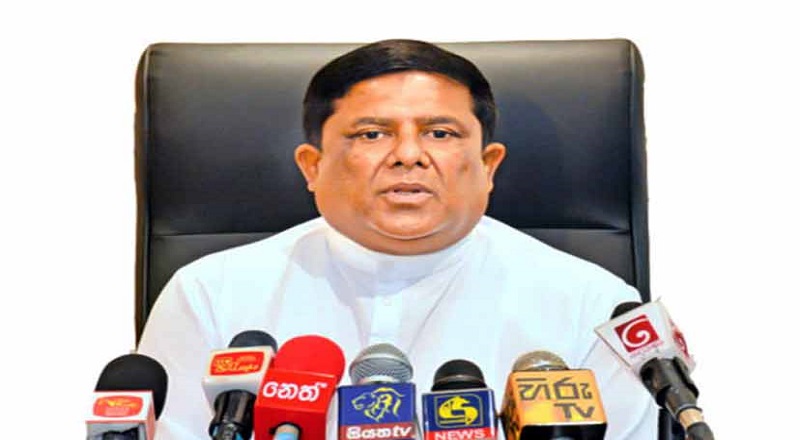 பாராளுமன்றத்தை மூடிவிட்டு நாட்டை ரணிலிடம் மட்டும் ஒப்படைக்க வேண்டும் - வஜிர அபேவர்தன