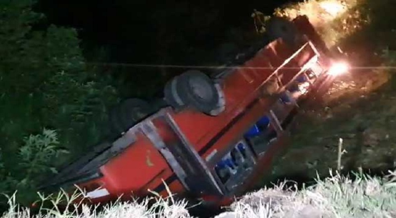 நுவரெலியா நோக்கிச் சென்ற பேருந்து விபத்து : ஐவர் ஆபத்தான நிலையில் அனுமதி!