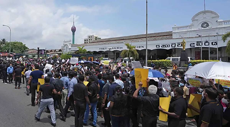 மீண்டும் வீதிக்கு இறங்கவுள்ள மக்கள் : ஜனாதிபதியிடம் வழங்கப்பட்ட புலனாய்வு அறிவிக்கை!