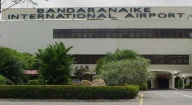 ஒரு கிலோவுக்கும் அதிகமான தங்கம் வைத்திருந்த ஒருவர் கட்டுநாயக்காவில் கைது!