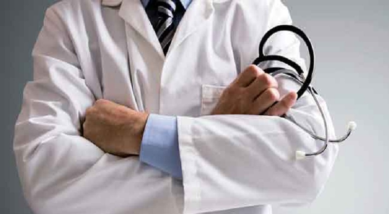 நாட்டை விட்டு வெளியேறவுள்ள 5000 வைத்தியர்கள்!