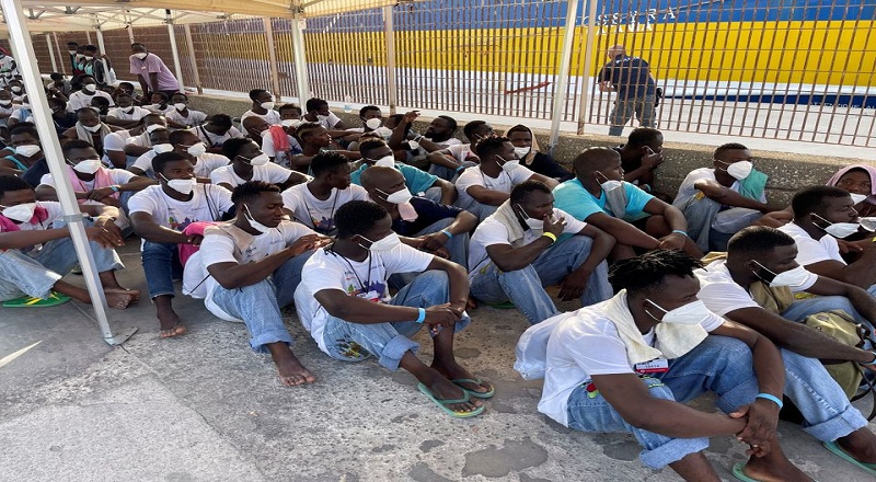 வட ஆபிரிக்கா மற்றும் பால்கனில் இருந்து வருபவர்களுக்கு இடமளிக்கமுடியாமல் போராடும் இத்தாலி!