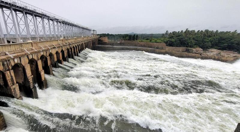 கர்நாடகாவில் உள்ள அணைகளில் இருந்து காவிரி ஆற்றில் திறக்கப்படும் நீரின் அளவு அதிகரிப்பு