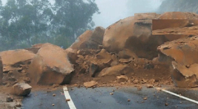 கொழும்பு - பதுளையூடான போக்குவரத்து தடை!