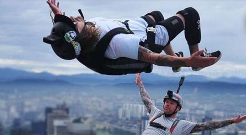 தாமரை கோபுரத்தில் 'பேஸ் ஜம்ப்'  சாகச நிகழ்வு இன்று முதல் ஆரம்பம்!