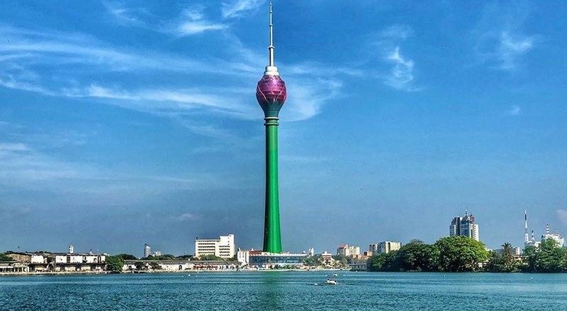 விடுமுறை தினத்தில் தாமரை கோபுரத்தை பார்வையிட திரண்ட மக்கள்!