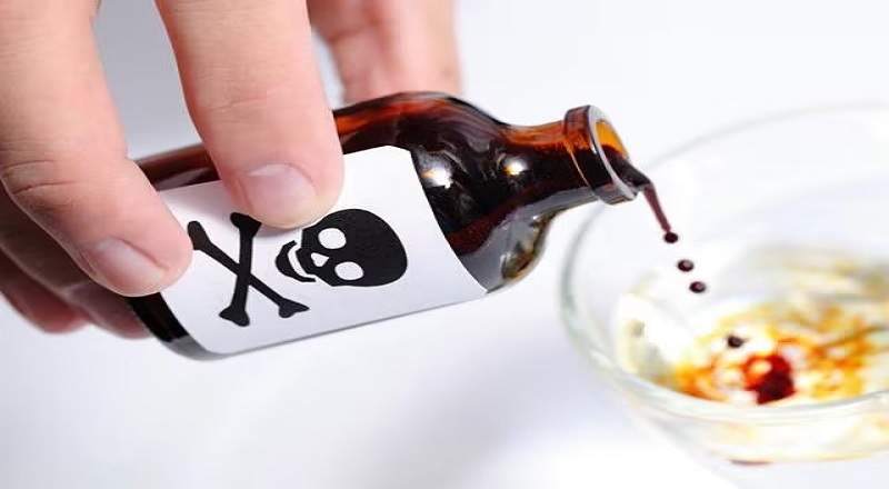 பிள்ளைகளுடன் விஷம் குடித்து தற்கொலை செய்து கொண்ட தாய்