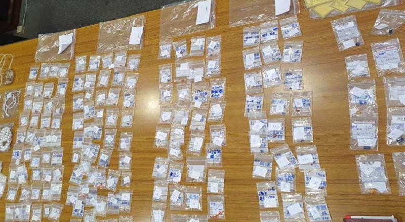 சட்டவிரோதமாக நாட்டை விட்டு வெளியேற முற்பட்ட சீன தம்பதியினர் கைது!