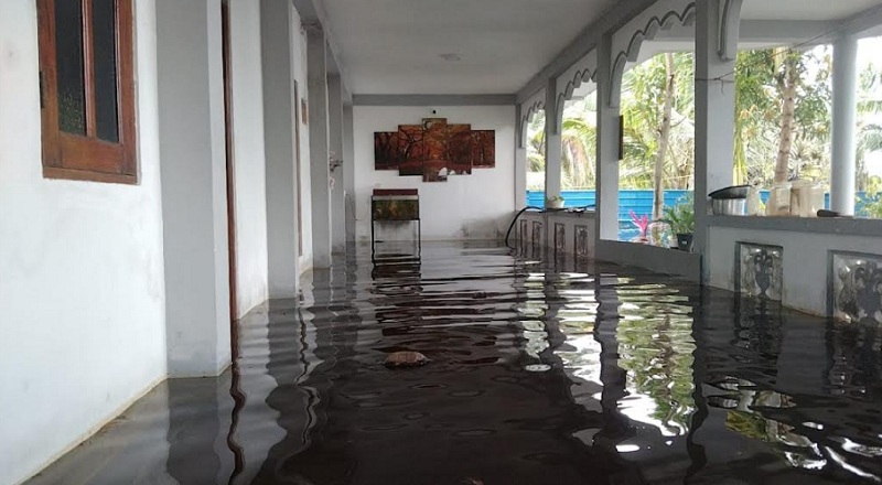 முல்லைத்தீவில் வெள்ளநீரால் அல்லலுறும் 28 குடும்பங்கள் : விடுத்துள்ள கோரிக்கை!