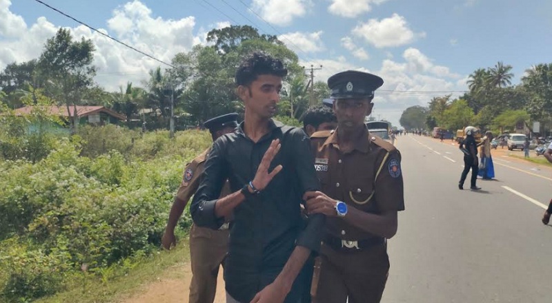 பொலிஸாரால் கைது செய்யப்பட்ட யாழ்பல்கலைக்கழக மாணவர்கள் விடுதலை!