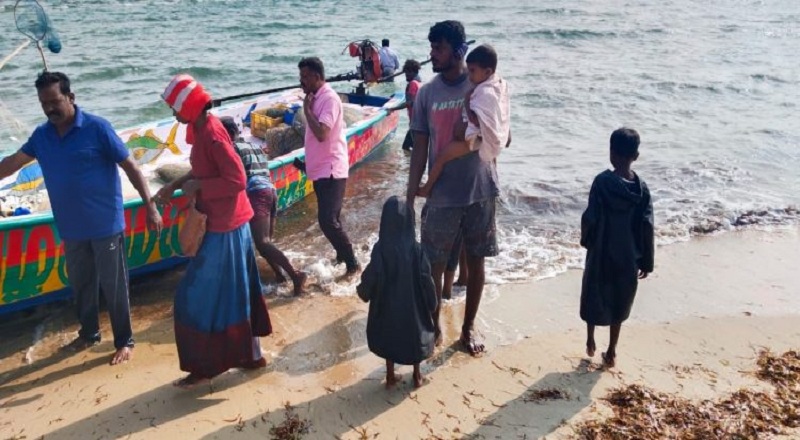 வவுனியாவை சேர்ந்த ஐவர்  தமிழகத்தில் அகதிகளாக தஞ்சம்!