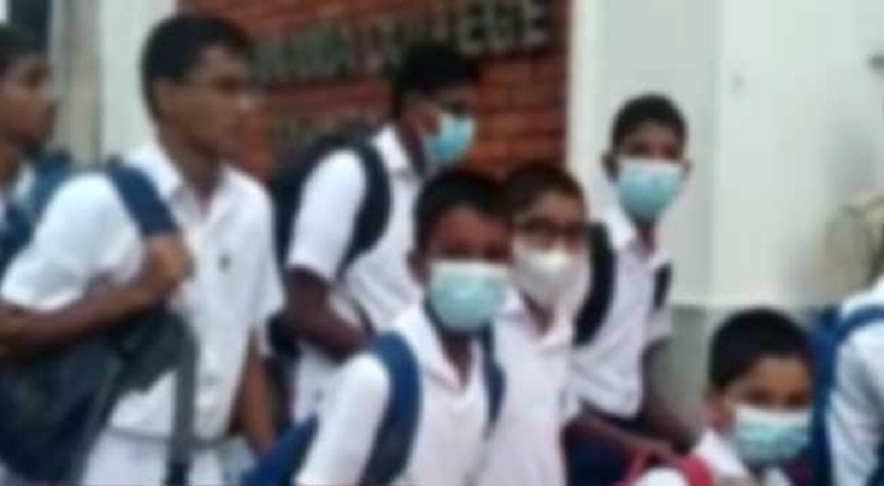 பாடசாலை மாணவர்களை முதலாம் தரத்திற்கு சேர்க்க காத்திருக்கும் பெற்றோர்களுக்கான செய்தி!