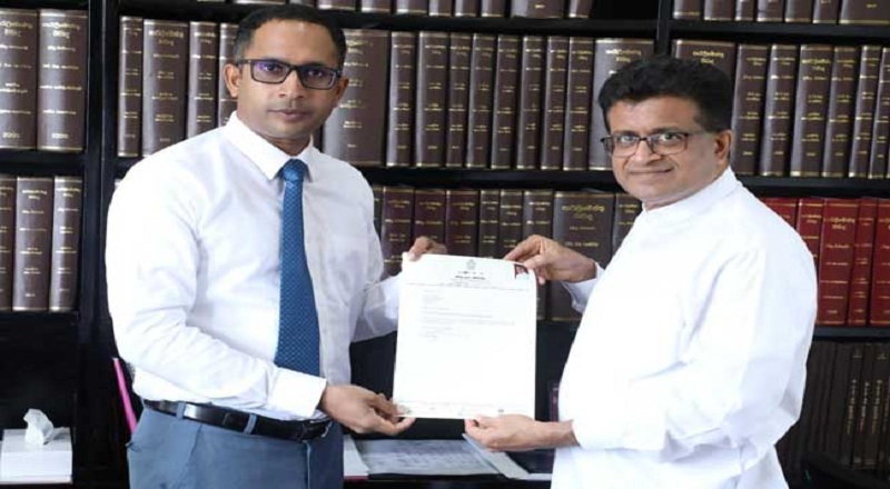 இலங்கை மத்திய வங்கிச் சட்டத்தில் திருத்தங்களைக் கொண்டுவரும் பிரேரணை கையளிப்பு!