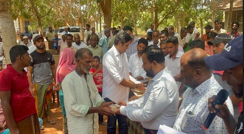 மன்னார் விவசாயிகளுக்கு  அதி உயர் மிளகாய் செய்கைக்கான விதைகள் வழங்கிவைப்பு!