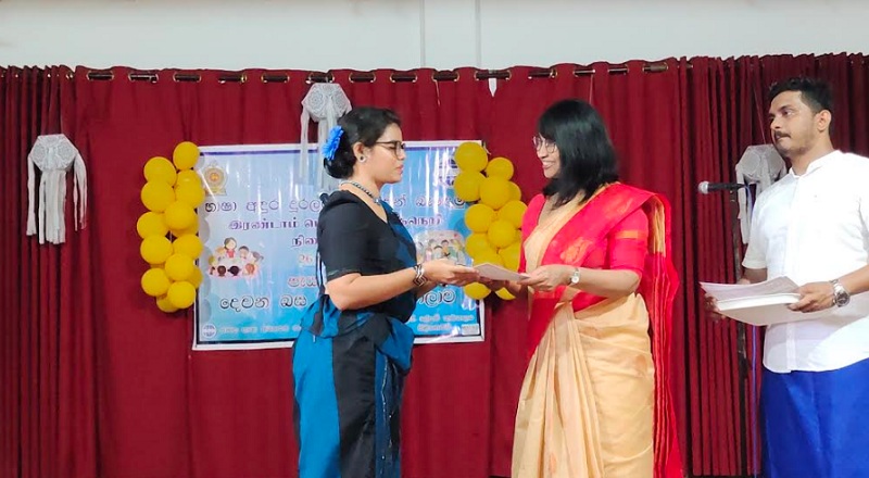 கிளிநொச்சியில் 02ஆம் மொழி கற்கையை பூர்த்தி செய்த உத்தியோகத்தர்களுக்கு சான்றிதழ் வழங்கும் நிகழ்வு!