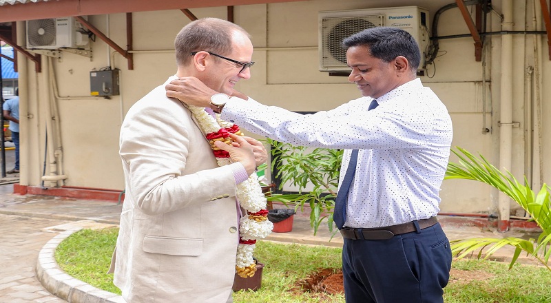 கனேடிய உயர்ஸ்தானிகரின் பங்குபற்றலில் இருதய சத்திரிசிகிச்சைக்கான உபகரணங்கள் யாழ் வைத்தியசாலைக்கு கையளிப்பு!