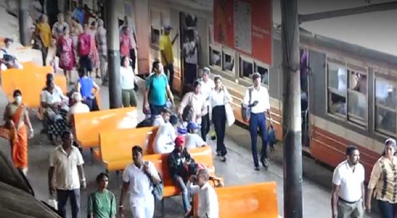ரயில் சேவைகள் வழமைக்கு திரும்பின!