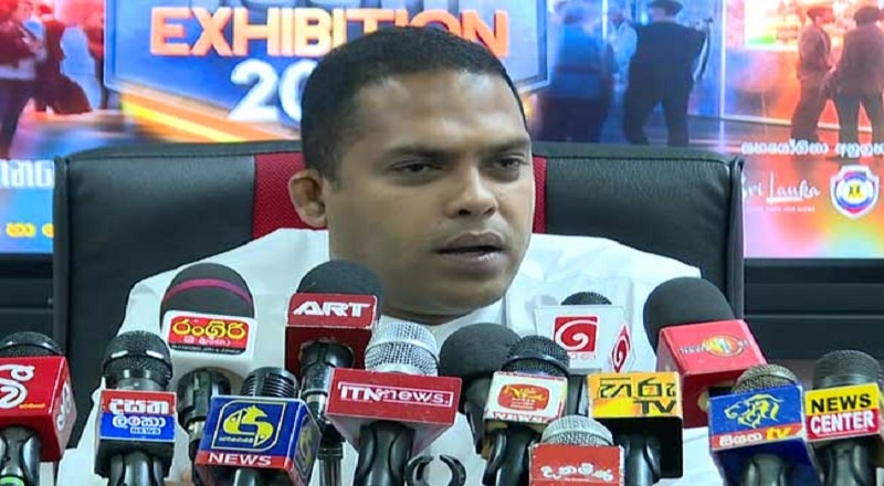 சமூக வலைத்தளங்களில் விமர்சிப்பதால் கிரிக்கெட் வீரர்களை மாற்ற முடியாது  - ஹரின் பெர்னாண்டோ!