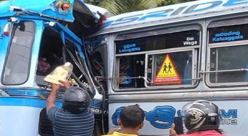 இலங்கையில் இரு பேருந்துகள் நேருக்கு நேர் மோதி கோர விபத்து!