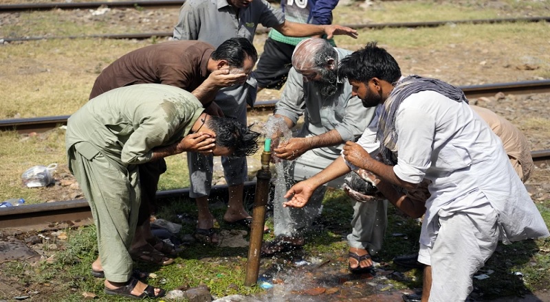 பாகிஸ்தானில் கடுமையான வெப்பத்தால் உயிரிழந்தோர் எண்ணிக்கை உயர்வு