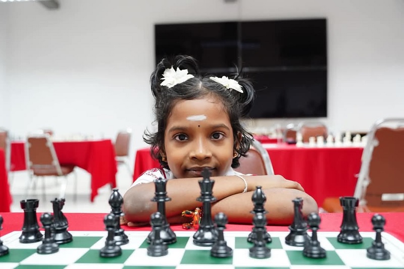 தாய்லாந்தில் நடைபெற்ற ஆசிய பாடசாலை செஸ் போட்டியில் இலங்கை சார்பில் வெண்கலப் பதக்கம் வென்ற சிறுமி
