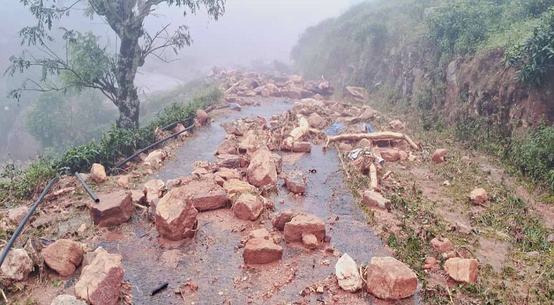நுவரெலியாவில் கொட்டி தீர்த்த மழை : 36 மக்கள் இடப்பெயர்வு!