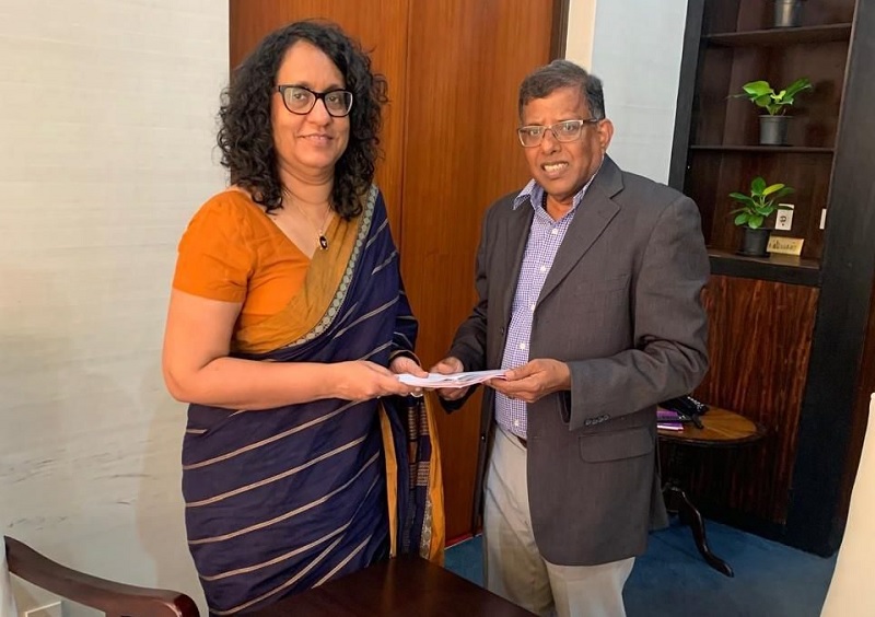 அனலைதீவின் அபிவிருத்தி தொடர்பாக பிரதமர் ஹரிணியை சந்தித்த பிரித்தானியாவில் வசிக்கும் பத்மநாதன்