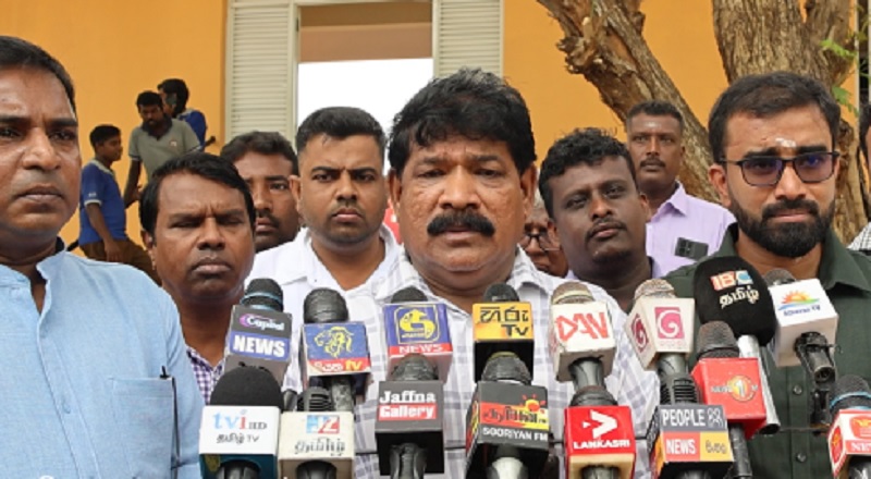 எம் மீது திடீர் காதல்: அமைச்சர் சந்திரசேகர் தெரிவிப்பு
