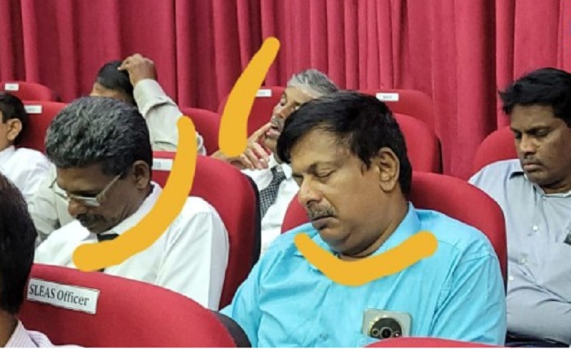 வடக்கு கல்வி தொடர்பான கலந்துரையாடலில் நித்திரை கொண்ட அதிகாரிகள்!