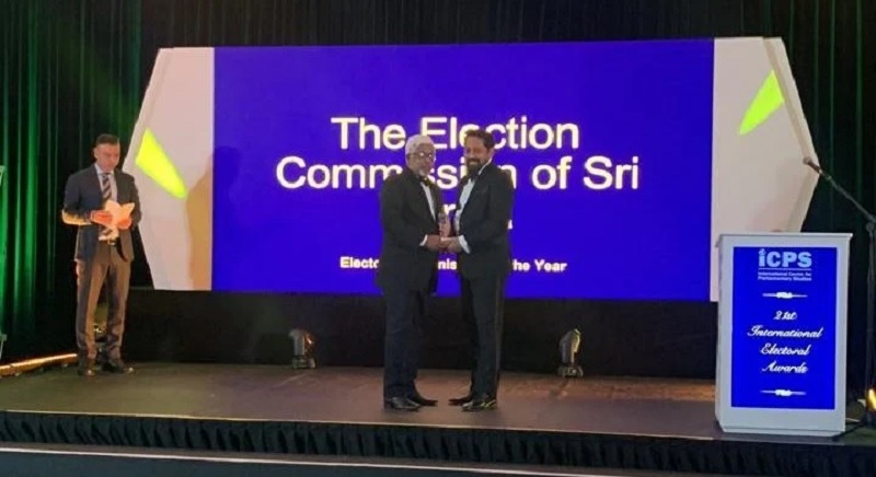 உலகின் சிறந்த தேர்தல்கள் ஆணைக்குழுவிற்கான விருதை வென்ற இலங்கை