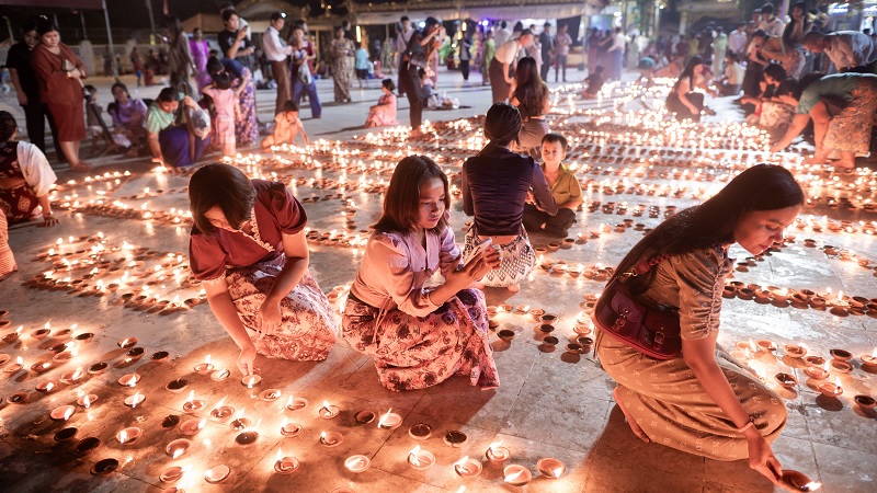 மியான்மரில் புத்த மத விழாவில் தாக்குதல் நடத்திய இராணுவ ஆட்சிக்குழு - 40 பேர் மரணம்