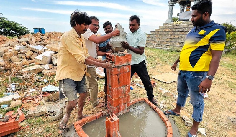 அணையா விளக்கு தூபியின் மீள் கட்டுமான பணிகள் ஆரம்பம்!