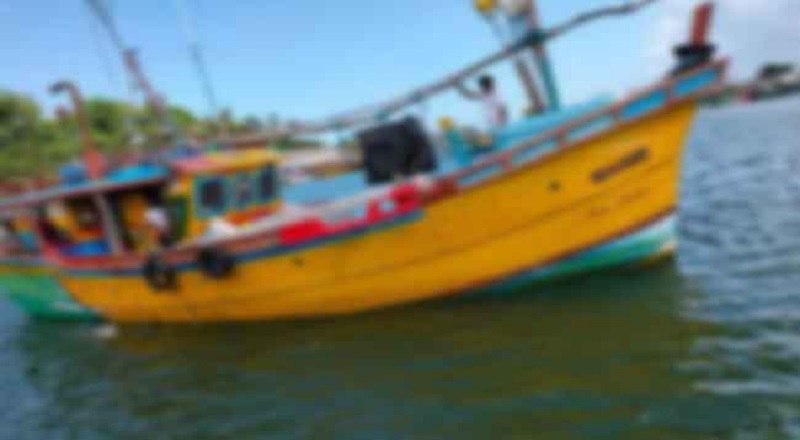 போதைப்பொருள் கடத்தியதாக சந்தேகத்தின் பேரில் 06 மீனவர்கள் கைது!