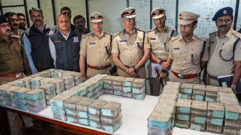 பெங்களூருவில் கொள்ளையடிக்கப்பட்ட 7.11 கோடி ரூபாய் பணம் மீட்பு