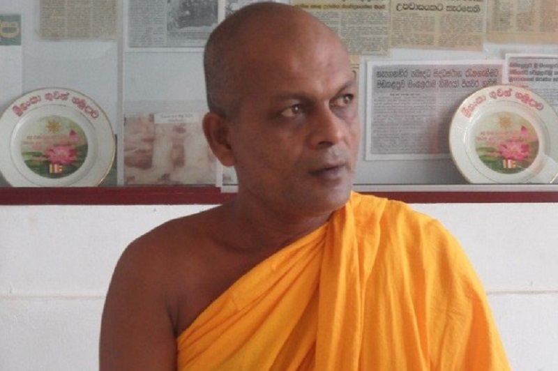 அம்பிட்டிய சுமண ரத்ன தேரருக்கு பிடியாணையுடன் வெளிநாடு செல்ல தடை விதித்த நீதிமன்றம்!