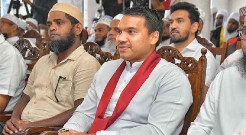 ஆடம்பர செலவுகளை விட பொது நலனுக்கு முன்னுரிமை அளிக்க வேண்டும்!!