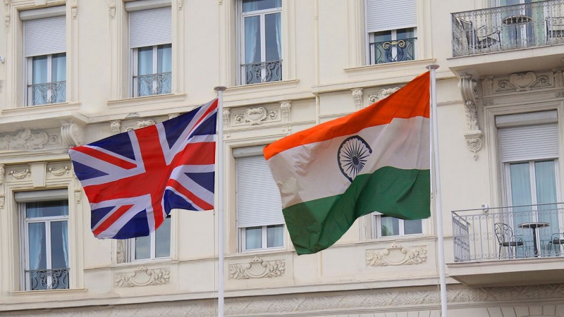 2026ல் இங்கிலாந்தில் நிரந்தர குடியுரிமை பெற்ற 35,000க்கும் மேற்பட்ட இந்தியர்கள்