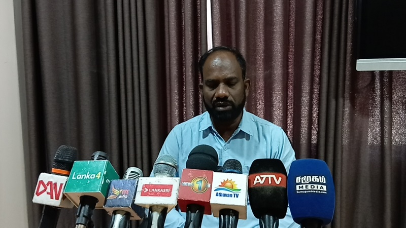எல்நினோ தொடர்பாக கிளிநொச்சியில் ஊடக சந்திப்பை மேற்கொண்ட பேராசிரியர் நாகமுத்து பிரதீபராஜா