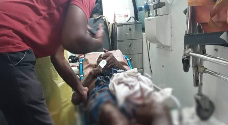 வட்டுக்கோட்டையில் வன்முறை குழு அட்டகாசம்: ஒருவர் மீது வாள்வெட்டு