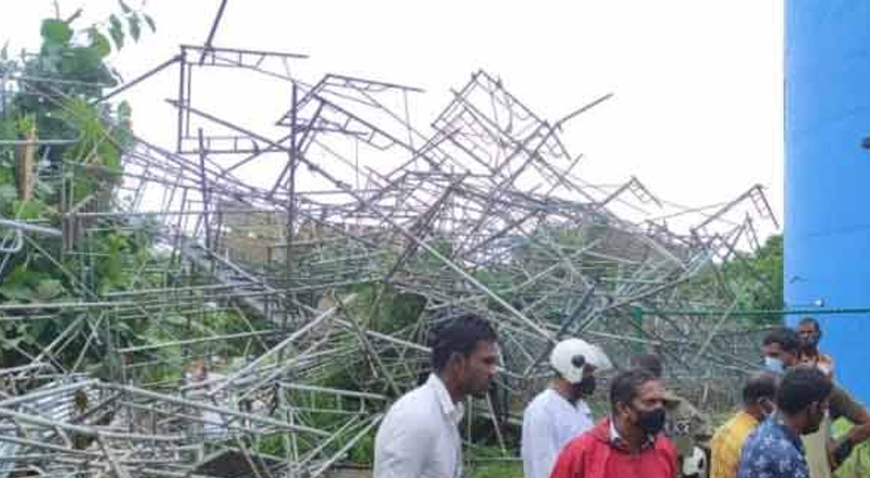 கடும் காற்று காரணமாக முல்லைத்தீவில் பாரிய விபத்து